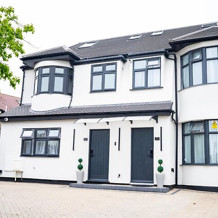 Paragraph Edmonton Palmers Green Esterno foto
