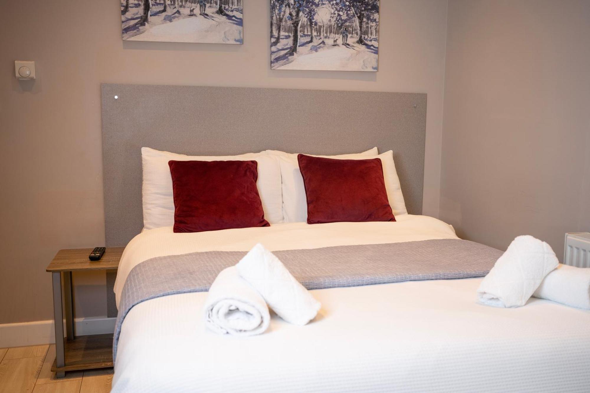 Paragraph Edmonton Palmers Green Esterno foto