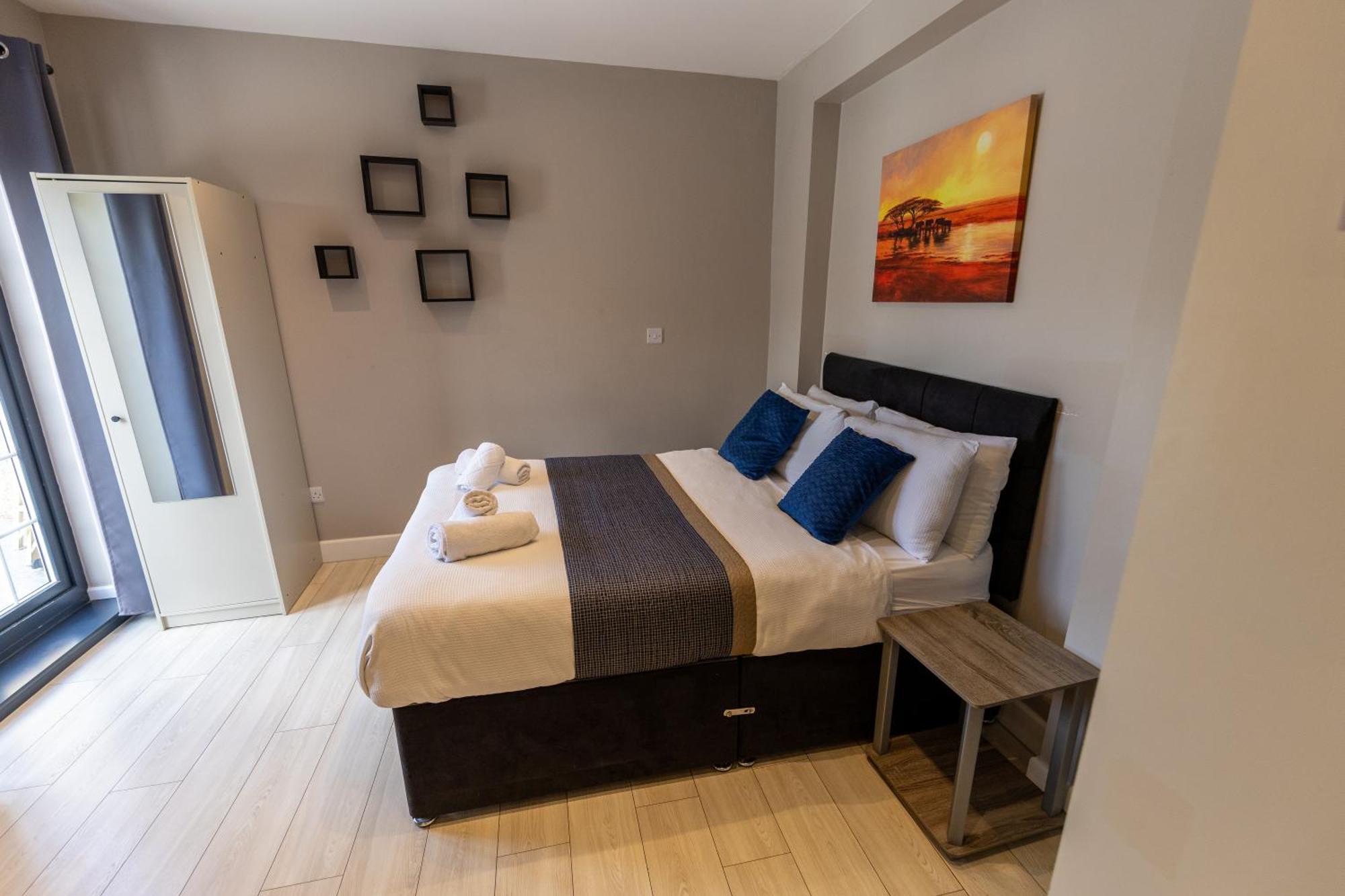 Paragraph Edmonton Palmers Green Esterno foto