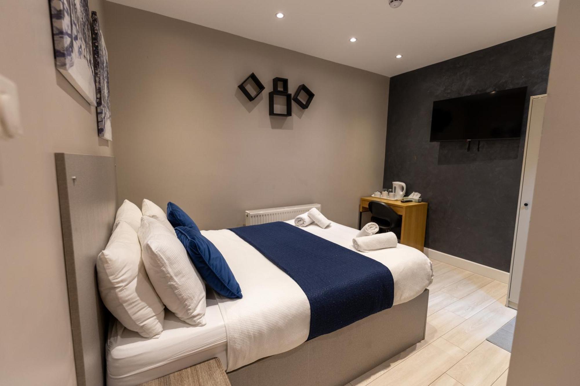 Paragraph Edmonton Palmers Green Esterno foto