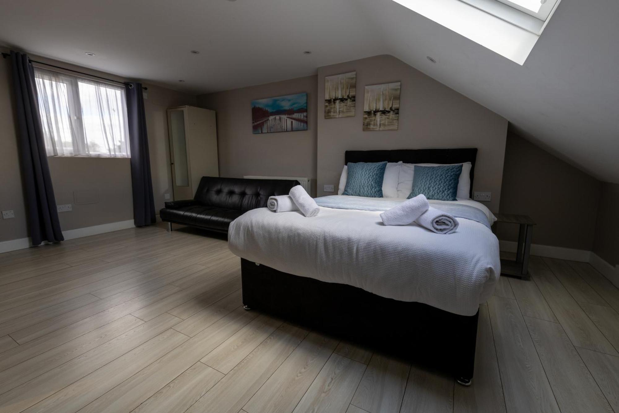 Paragraph Edmonton Palmers Green Esterno foto