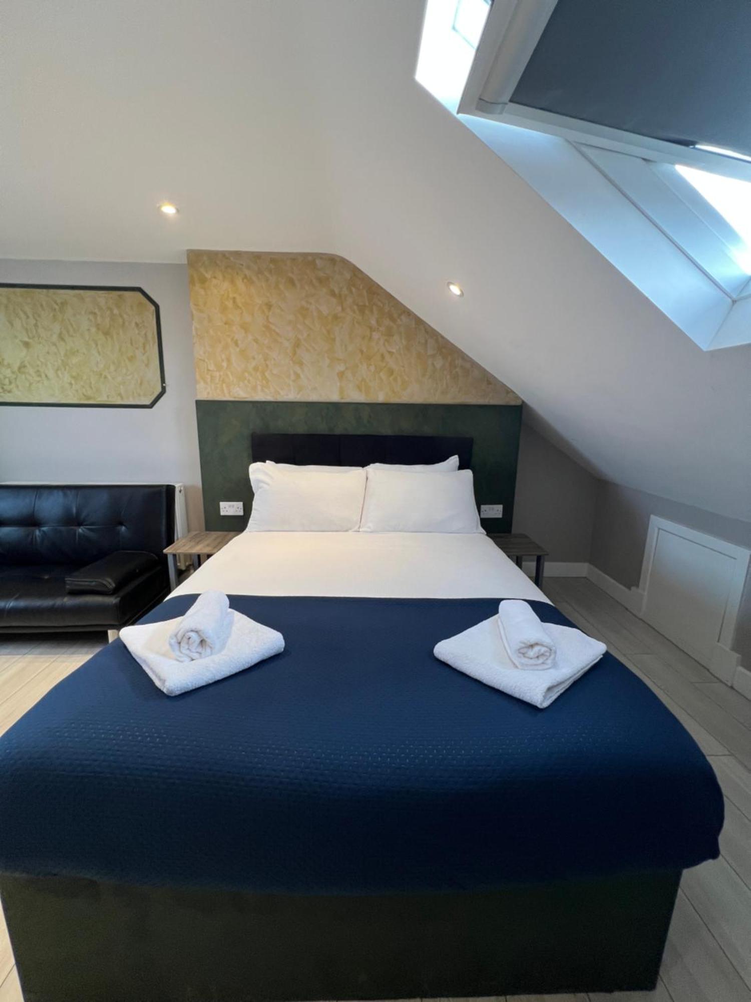 Paragraph Edmonton Palmers Green Esterno foto