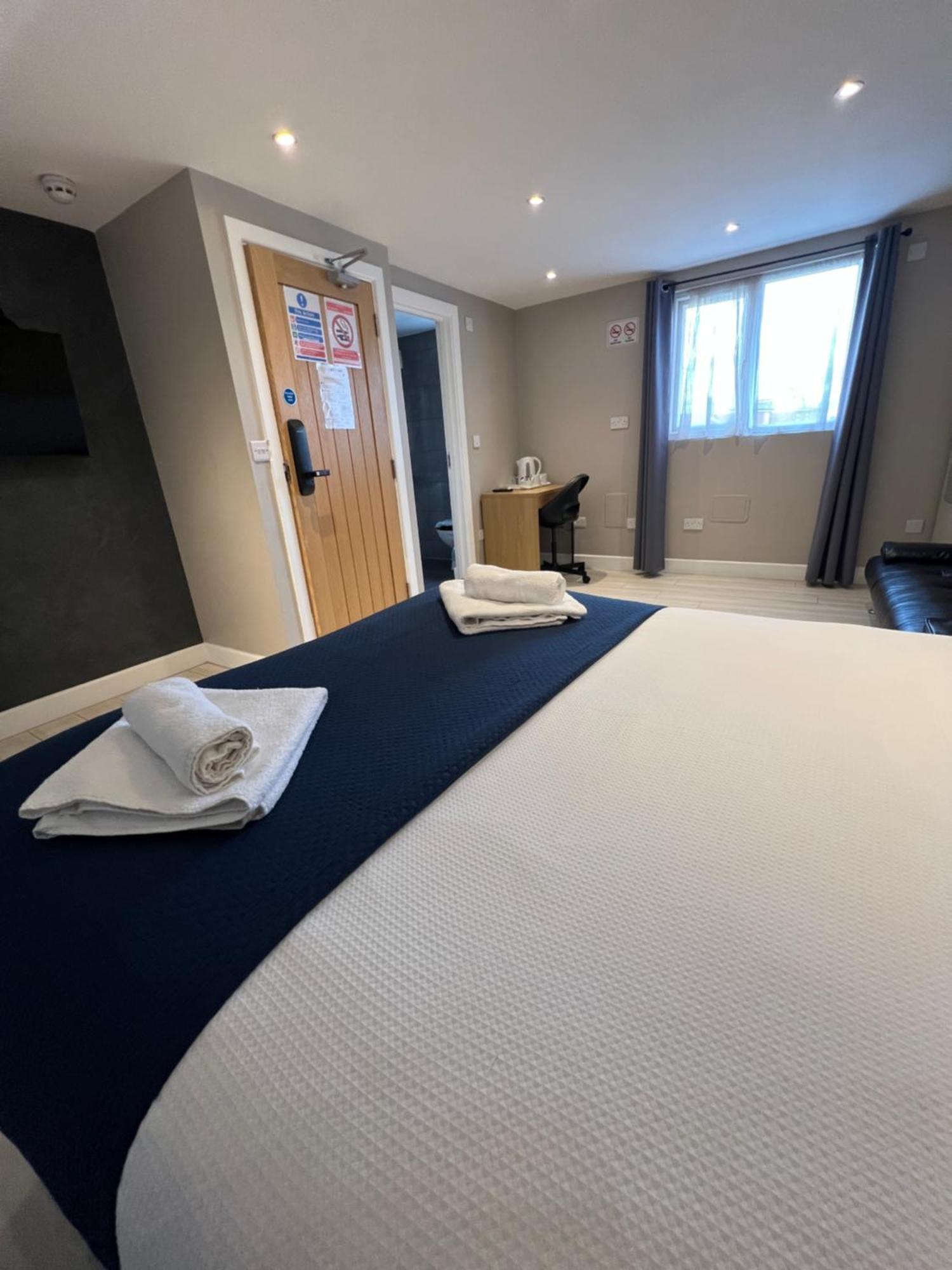 Paragraph Edmonton Palmers Green Esterno foto