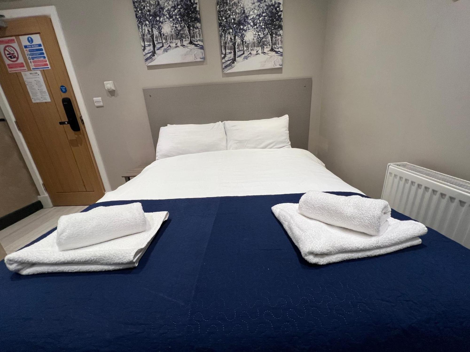 Paragraph Edmonton Palmers Green Esterno foto