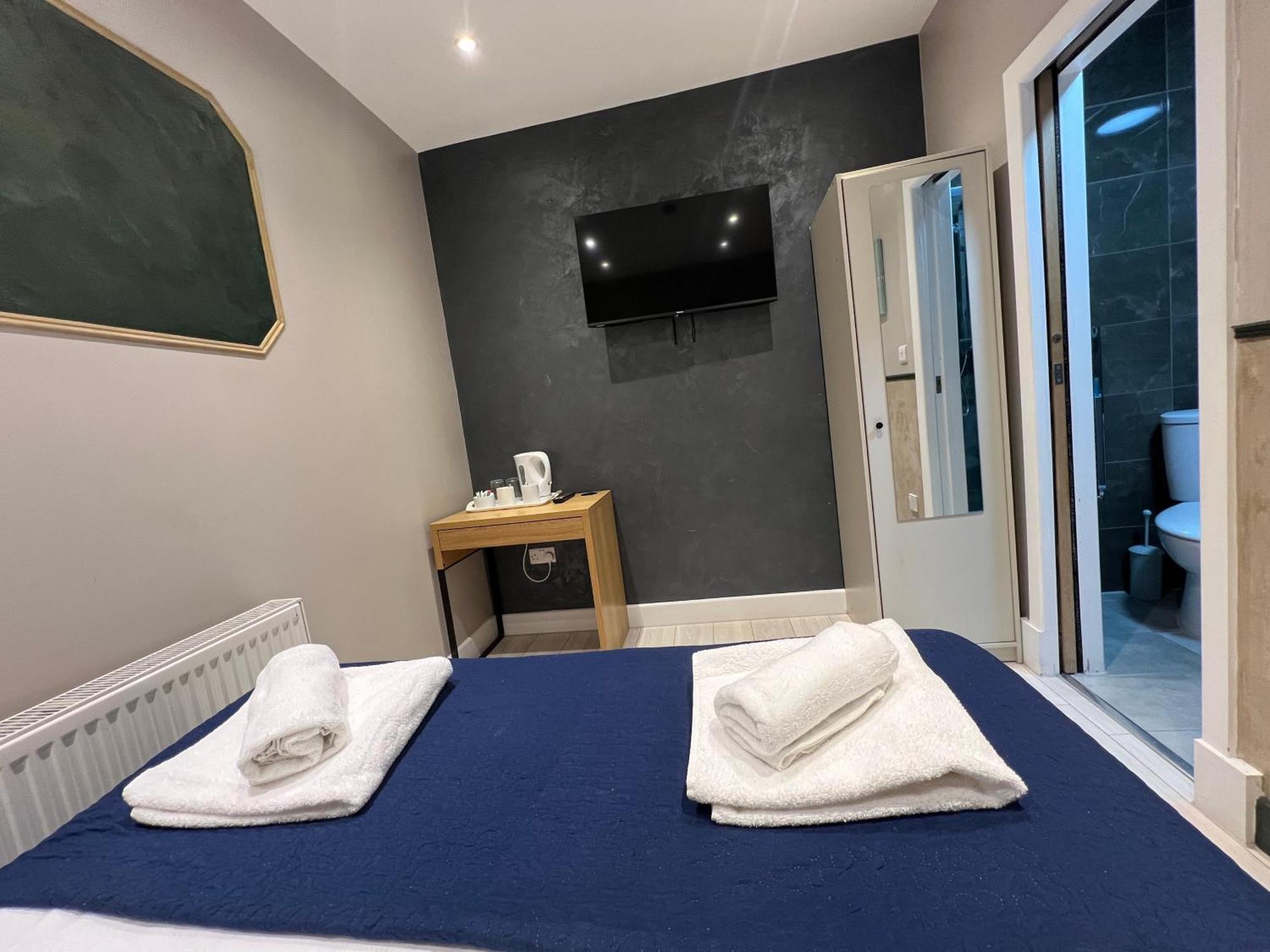 Paragraph Edmonton Palmers Green Esterno foto